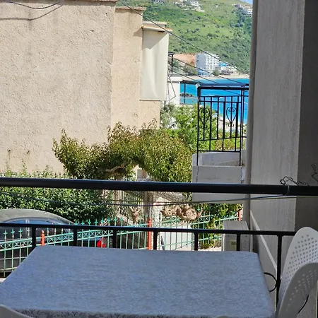 Arileo Guest house Himare