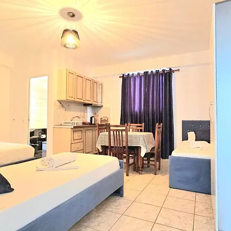 Arileo Guest house Himare