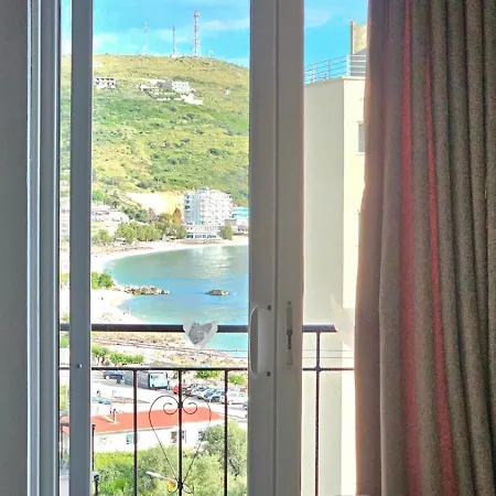 Arileo Guest house Himare