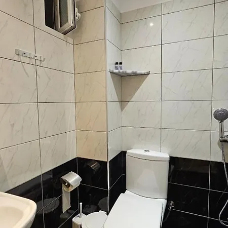 Arileo Guest house Himare