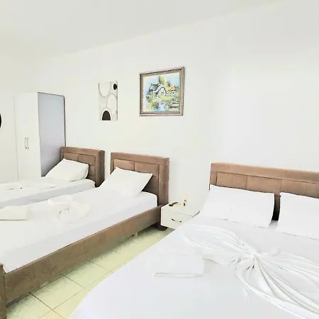 Guest house Arileo Himare
